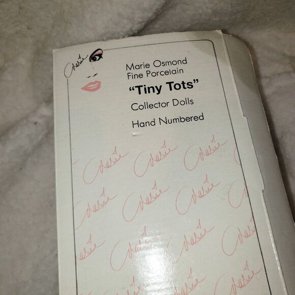 Marie Osmond Tiny Tot Porcelain Doll - Picture 9 of 10
